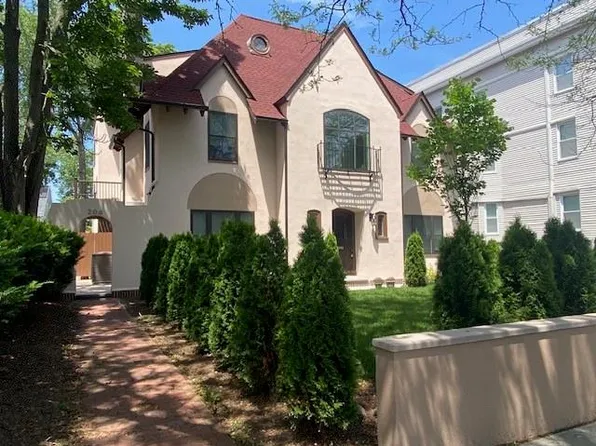 206 Waterman St #2D, Providence, RI 02906