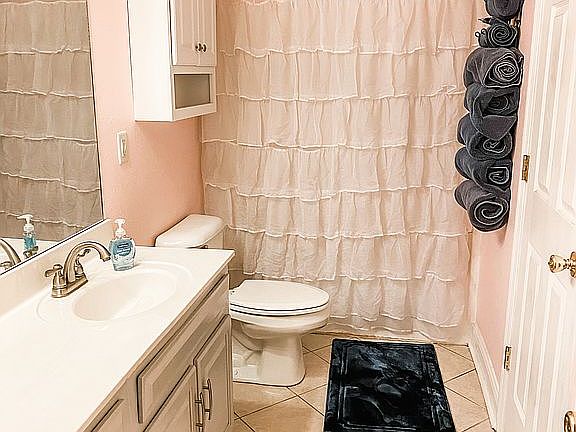 4th image of 398 Big Creek Ln
