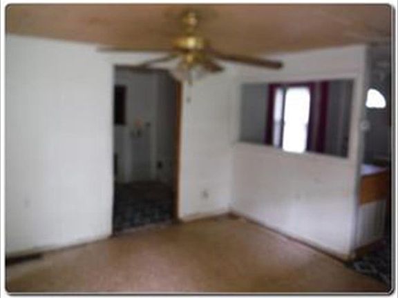 4th image of 719 Davis Heights Dr