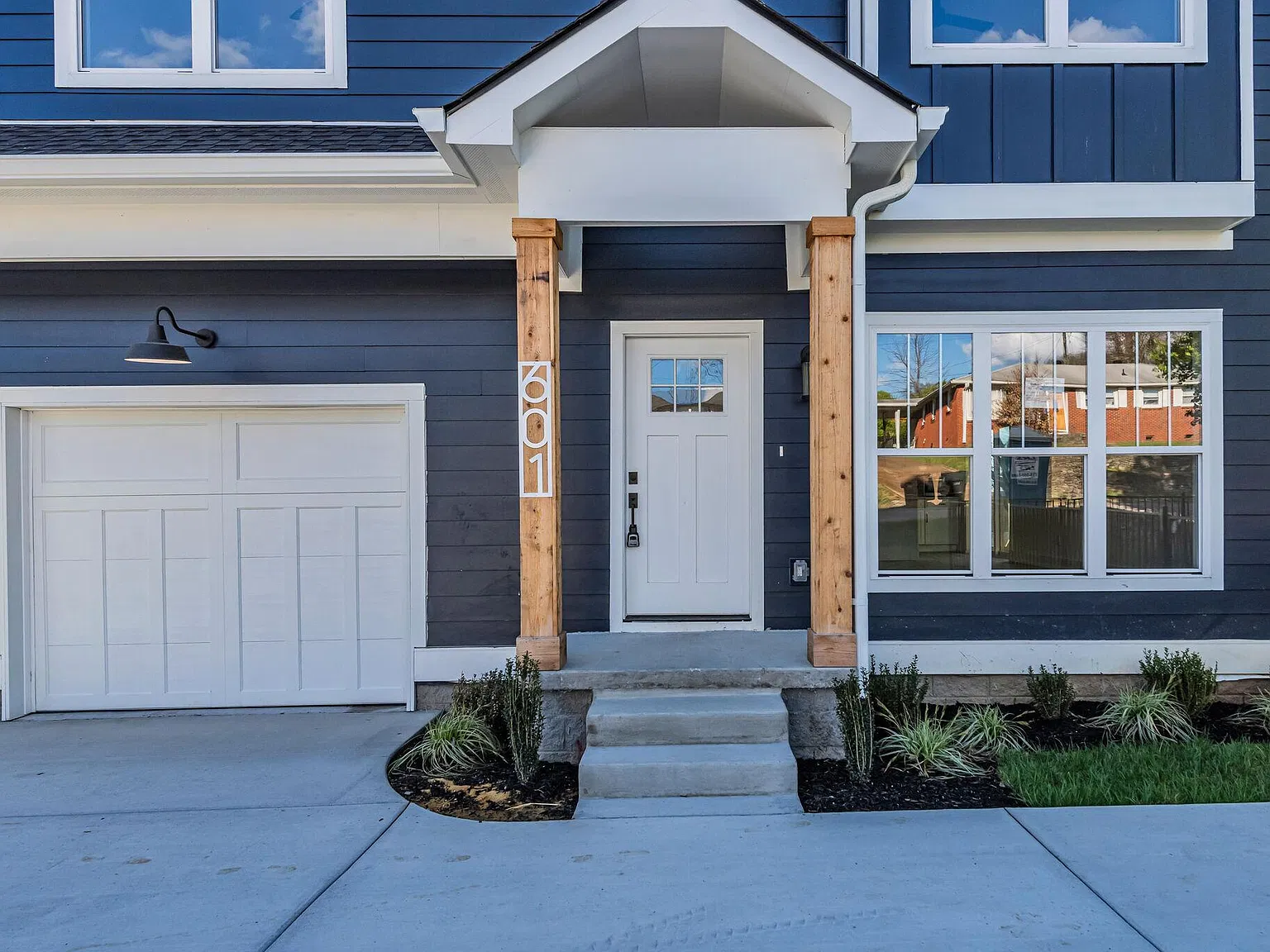 601 Comet Dr — Photo 2