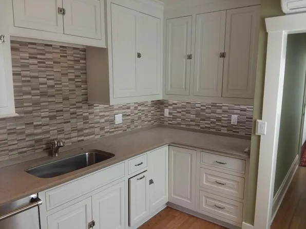 2205 N Farwell Ave, Milwaukee, WI