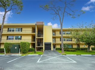 1086 Forest Lakes Dr #306, Naples, FL 34105