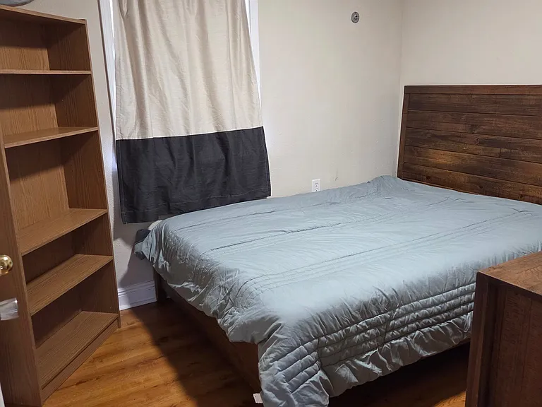 4560 Shore Dr — Photo 3