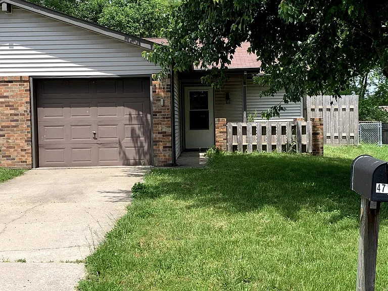 4717 W Knox Dr — Photo 1