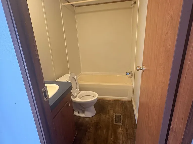 17 Gilmer St #3 — Photo 4
