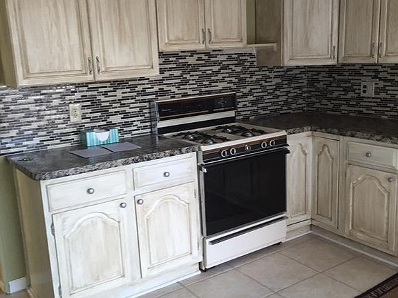 5th image of 26641 Grandmont St