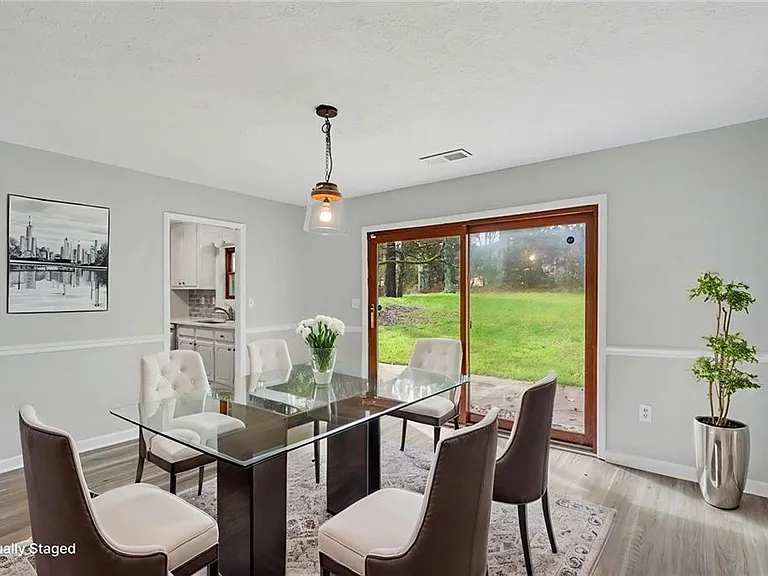 10 Gentry Dr — Photo 11