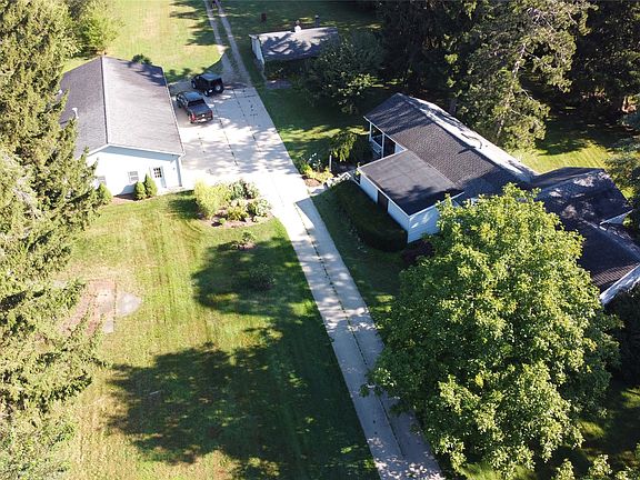 4th image of 7850 E Lake Rd