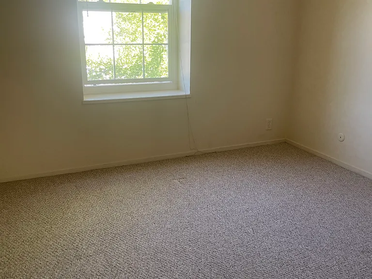 976 Ponderosa Ave #C — Photo 3