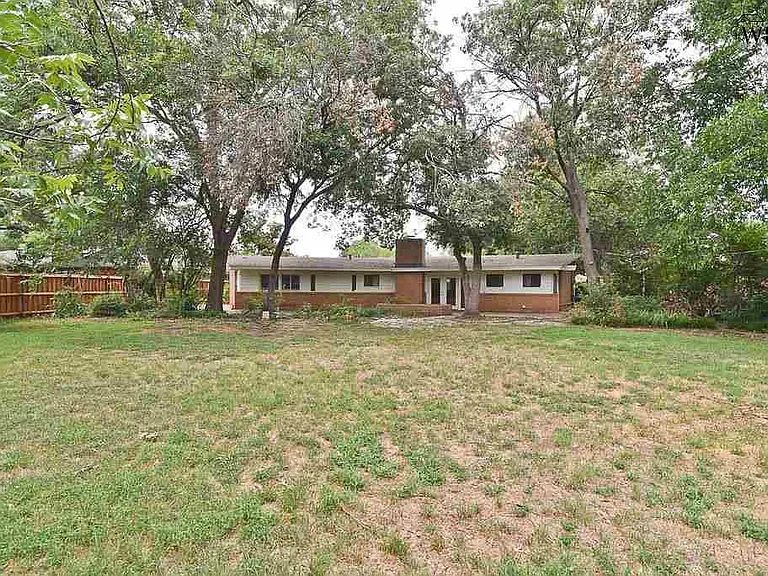 2607 Chase Dr — Photo 28