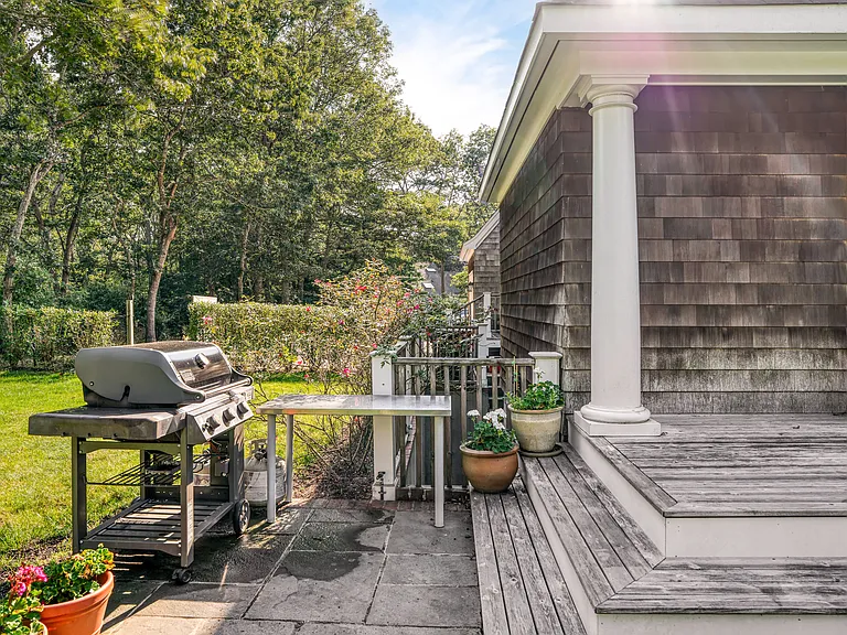 82 W Gate Rd — Photo 22