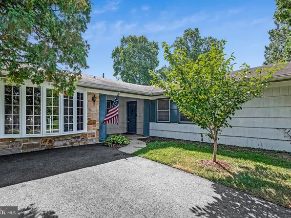 2405 Kelsey Ln, Bowie, MD 20715