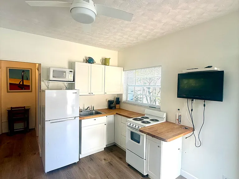 314 Desoto St — Photo 8