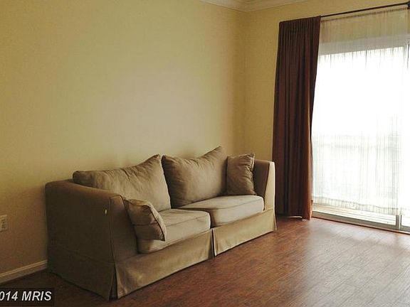 4th image of 21801 Flanders Ct #21801
