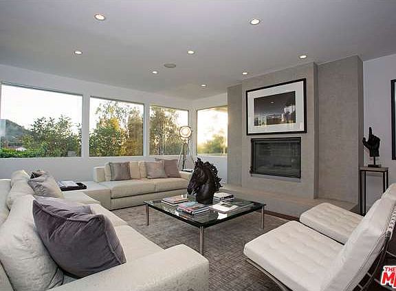 4th image of 9626 Highridge Dr