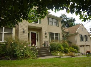 5 Algonquin Dr, Stony Pt, NY 10980