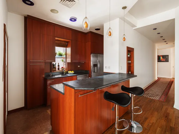 176 Broadway 12E image 3 of 8