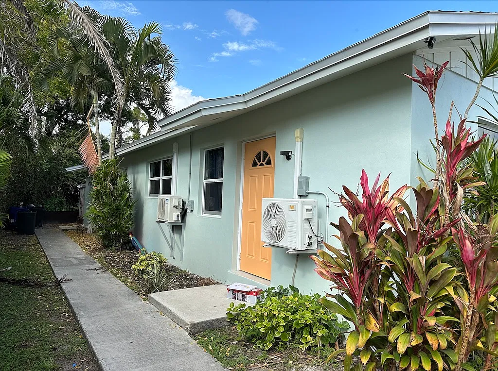 2 bed, 700 sqft, $1,895 — Photo 1