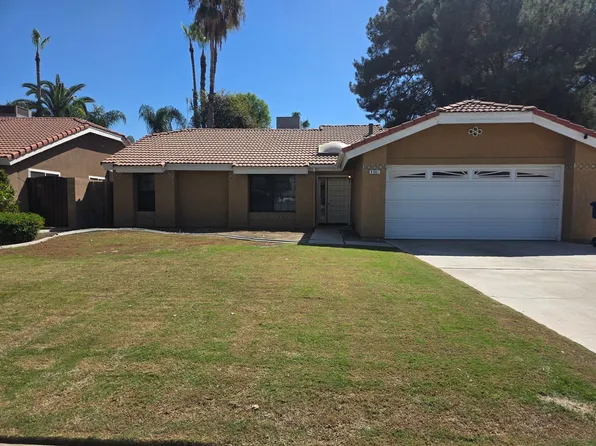 9001 Crowningshield Dr, Bakersfield, CA 93311