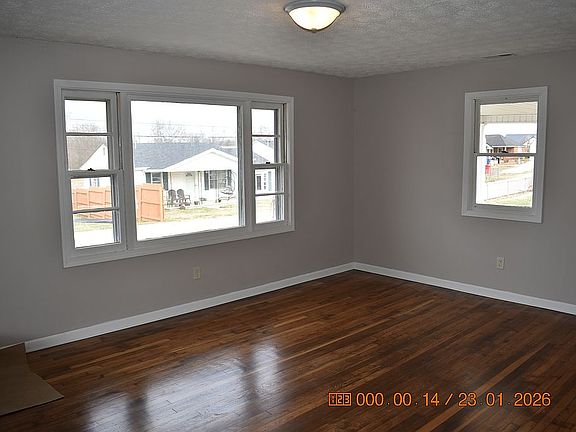 3rd image of 112 George St