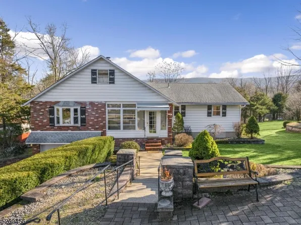 8 Thistle Ave, Vernon Twp., NJ 07418