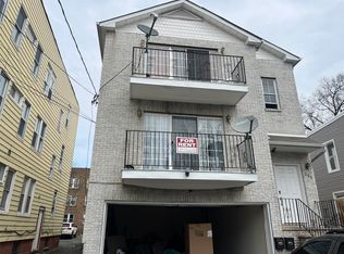 305 W Runyon St #2, Newark, NJ 07108