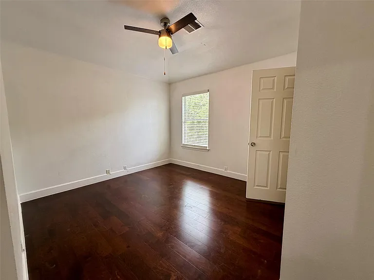 804 Tapestry Cv — Photo 21