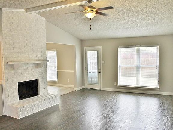 2nd image of 3702 Fieldcrest Dr