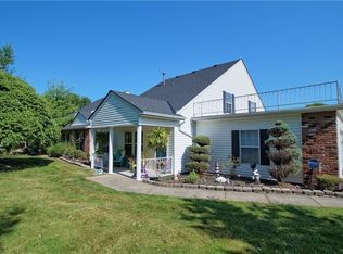 1810 Royal Oak Dr, Painesville, OH 44077