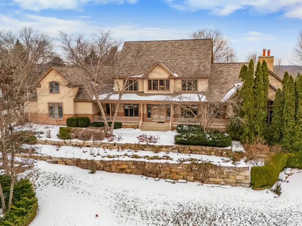 2917 Fox Knoll Ct, Johnsburg, IL 60051