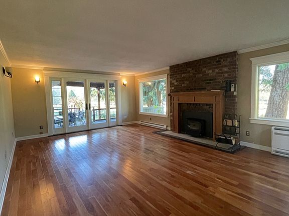 Living room with fireplace