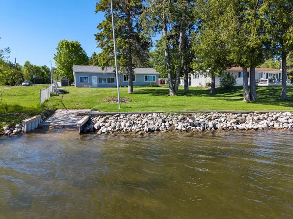3002 Parrotts Rd, Indian River, MI 49749