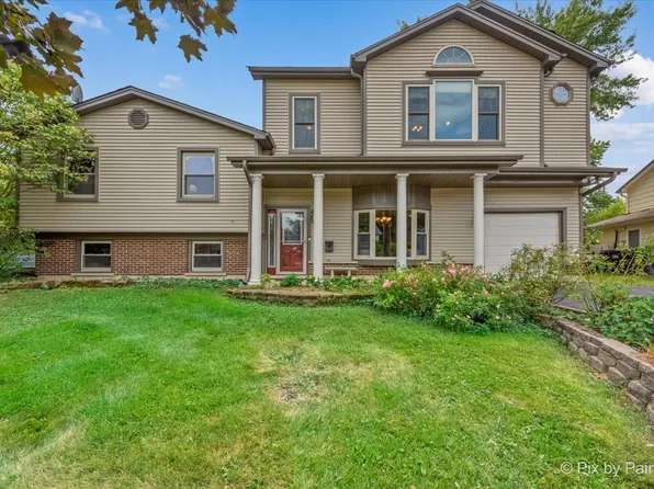 519 Surryse Rd, Lake Zurich, IL 60047