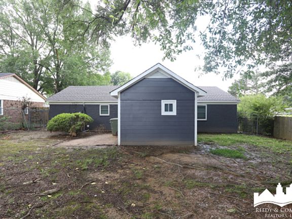 4th image of 1156 Parkrose Ave