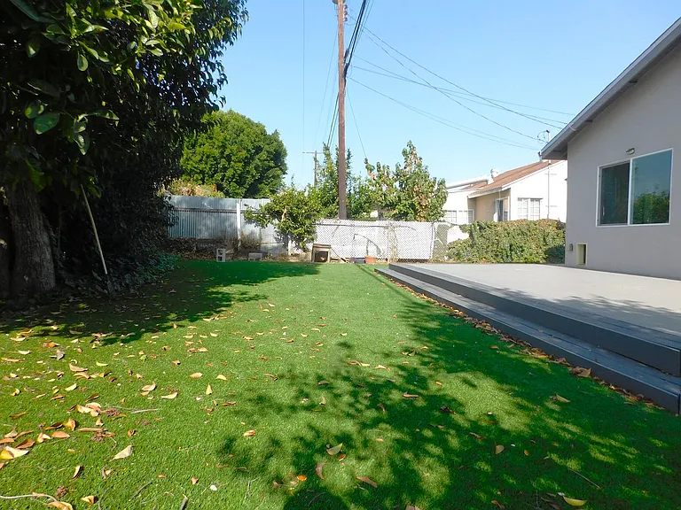 8109 Brimfield Ave — Photo 14