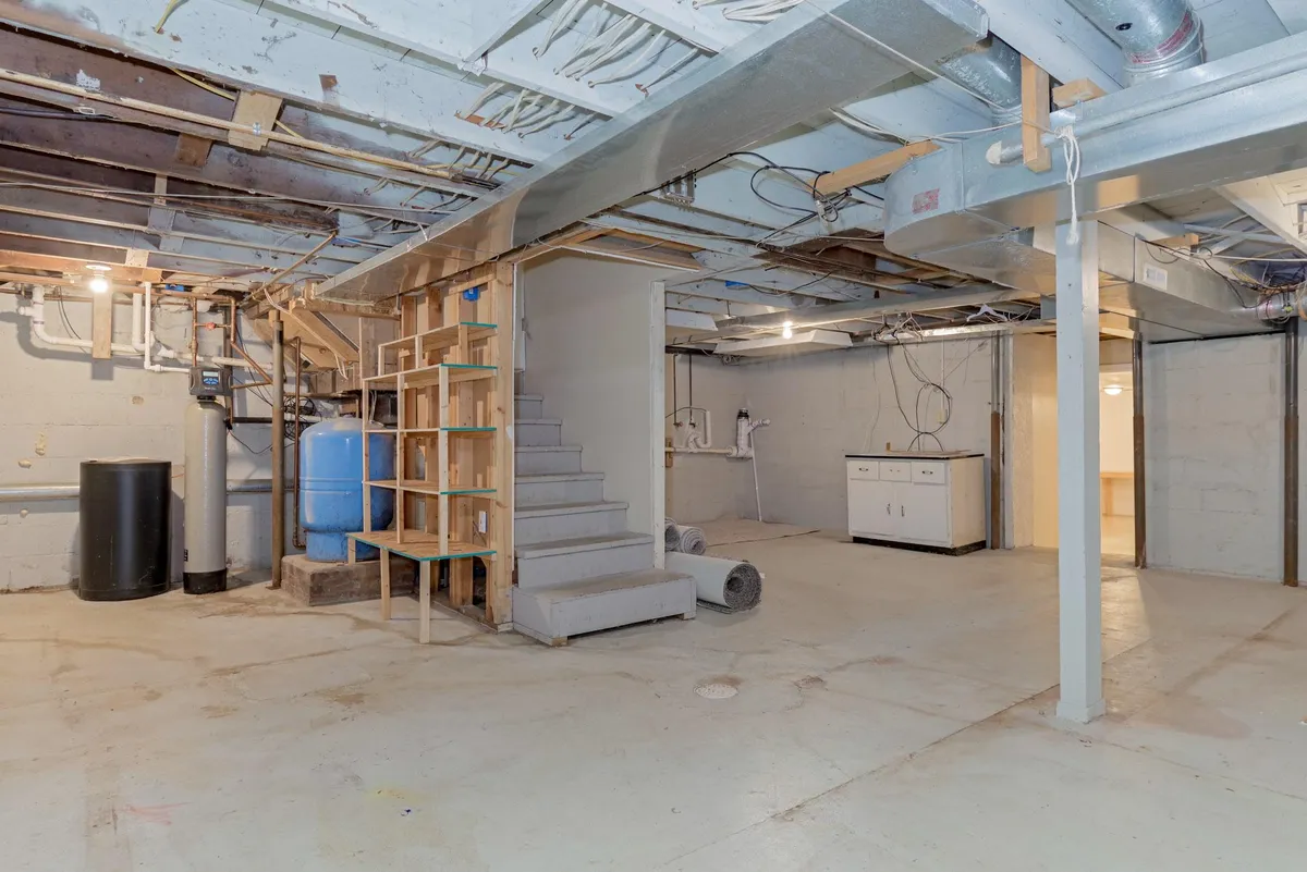 Basement laundry room. - 3001 Capodice Rd