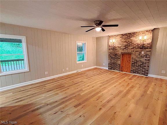3rd image of 255 Sunview Ln