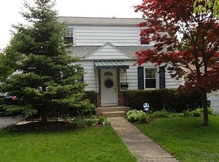 26 Meadowbrook Rd, Rochester, NY 14620