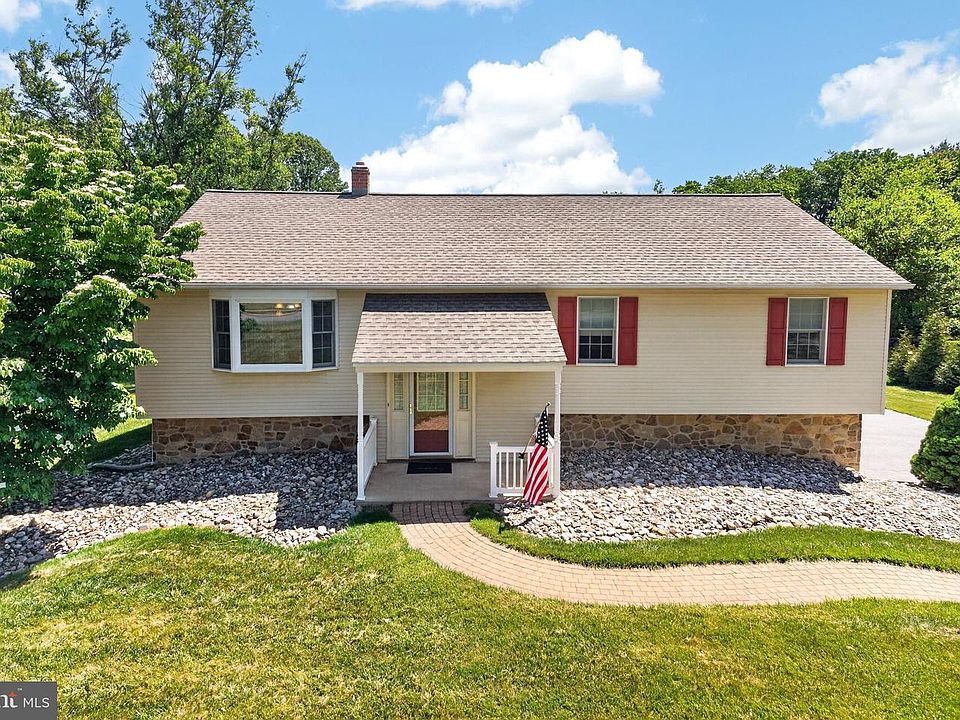 1st image of 21 Berkley Dr