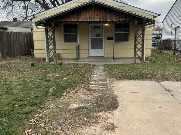 2216 S Santa Fe St, Wichita, KS 67211