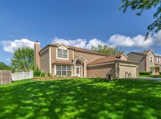 984 Annandale Dr, Elgin, IL 60123