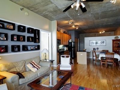321 S Sangamon St, Chicago, IL, 60607
