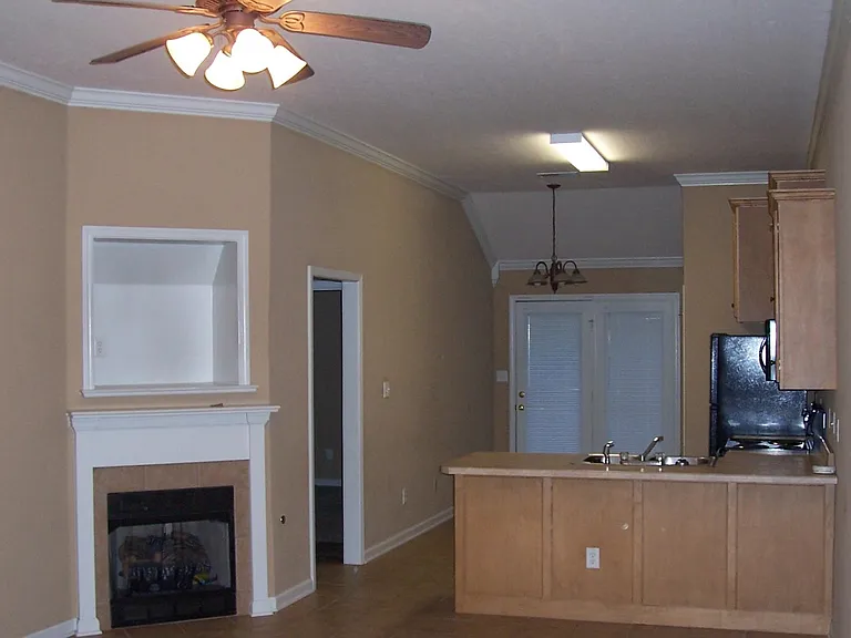 102 Henderson Rd — Photo 2
