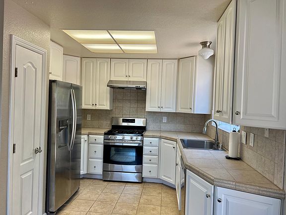 2nd image of 4015 Central Ct
