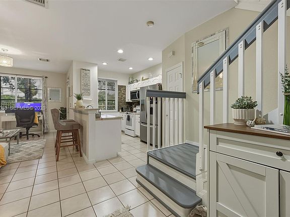5th image of 6038 SW 19th Pl