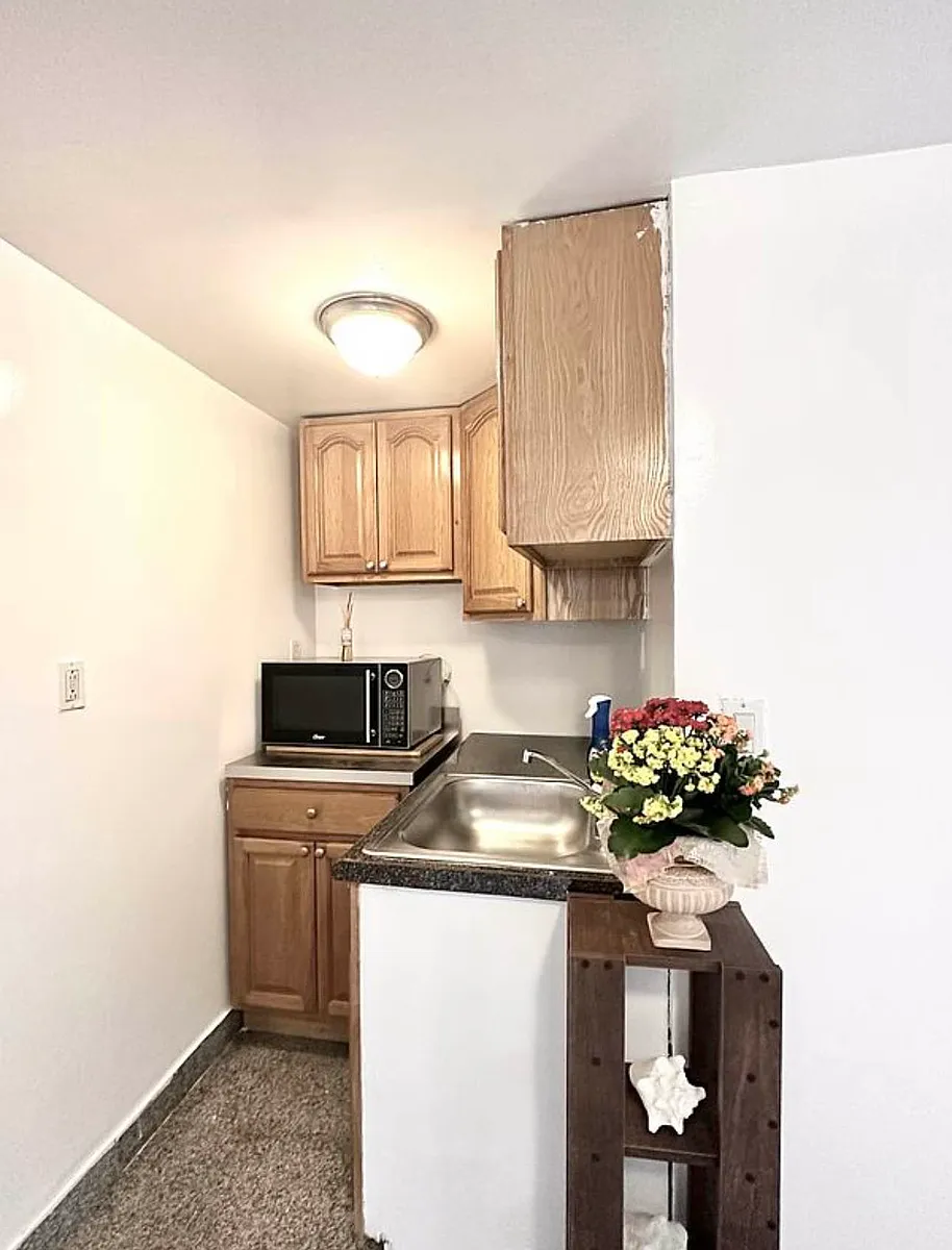 Building Photo - 31-10 46th St #1