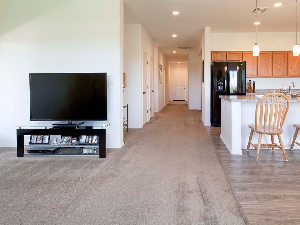 1st image of 1041 E Madera Grove Ln
