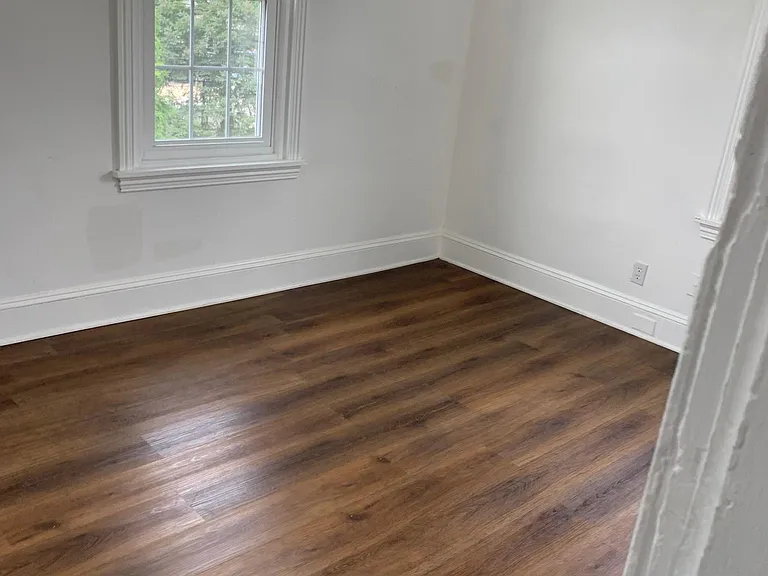 28 W King St — Photo 8