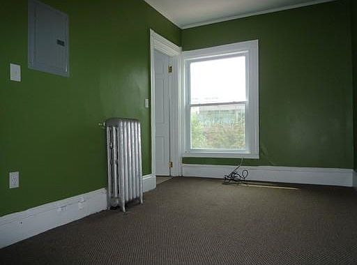 2nd image of 39 Hammond St APT 4