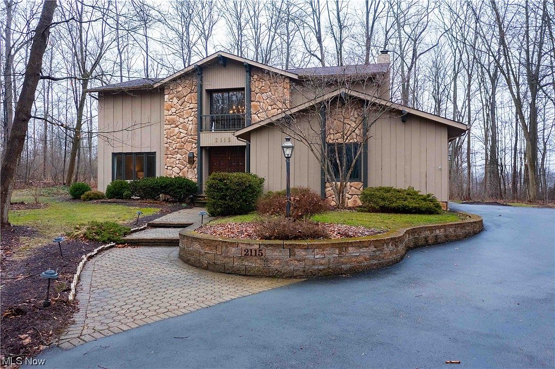 2115 Galilee Oval, Hinckley, OH 44233 Zillow